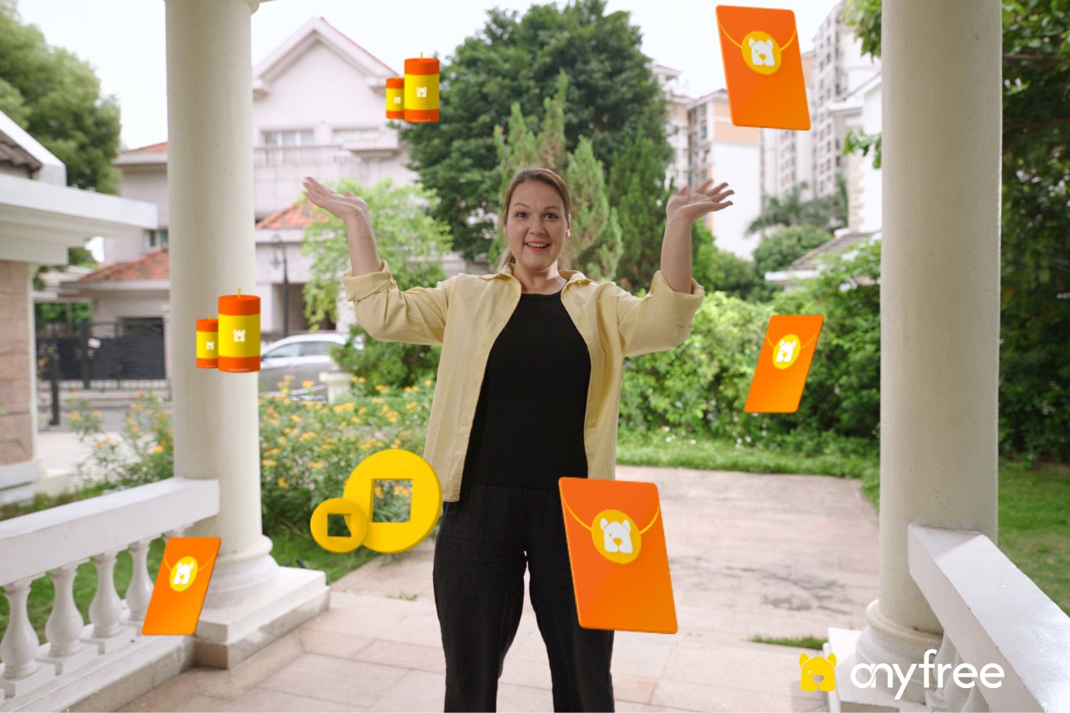 trigger the AR effect of anyfree hello doorbell with hand waving